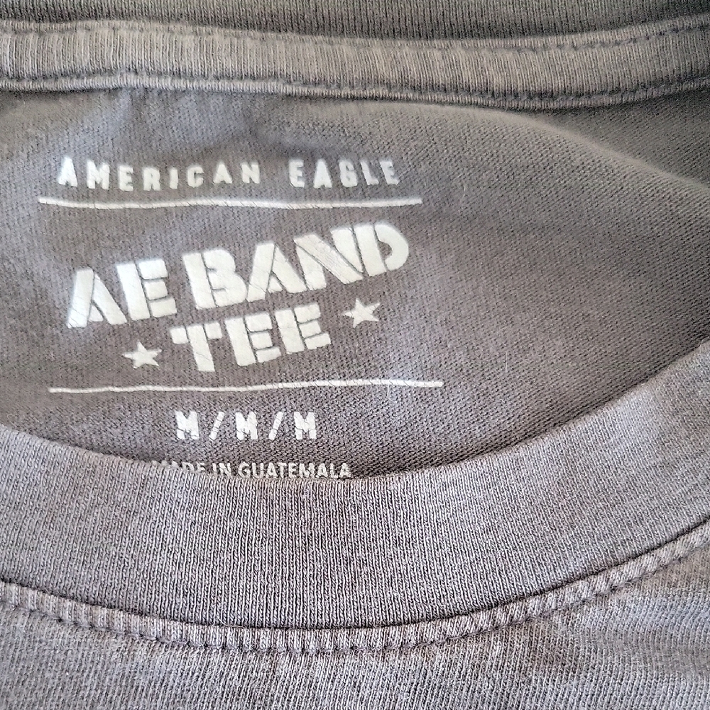 American Eagle Outfitters Charcoal Tee with Vibrant Graphic - Picture 2 of 2